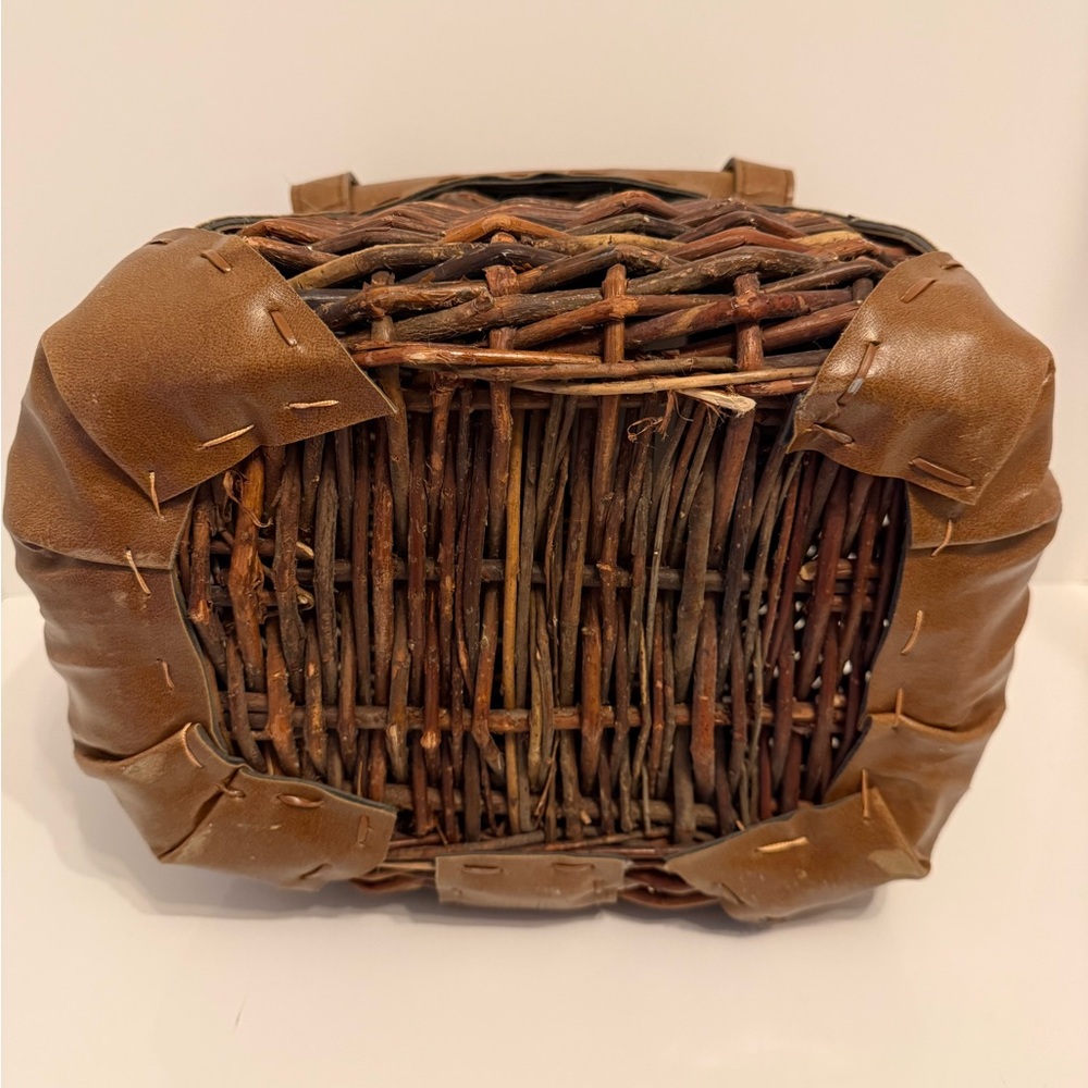 1980s Vintage Doc Seigner Woven Fishing Basket - Picture 5 of 6